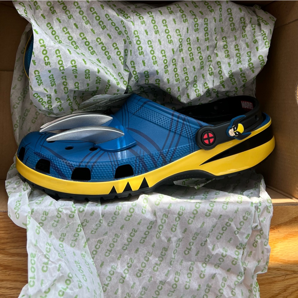 CROCS Marvel Wolverine - Picture 2 of 5